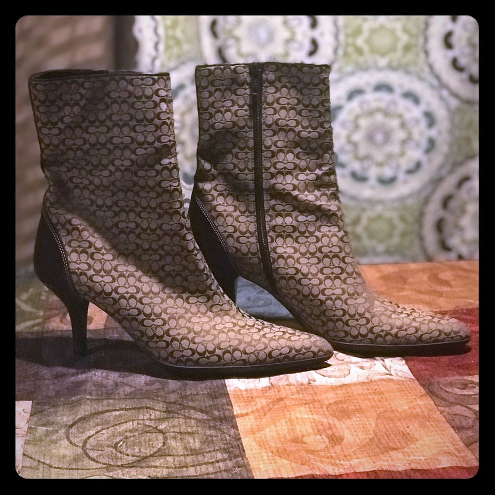 Coach boots size 7 1/2